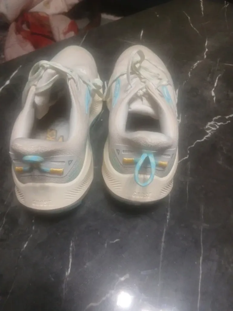 Used Brooks Running Shoes bike — image 2 of 4