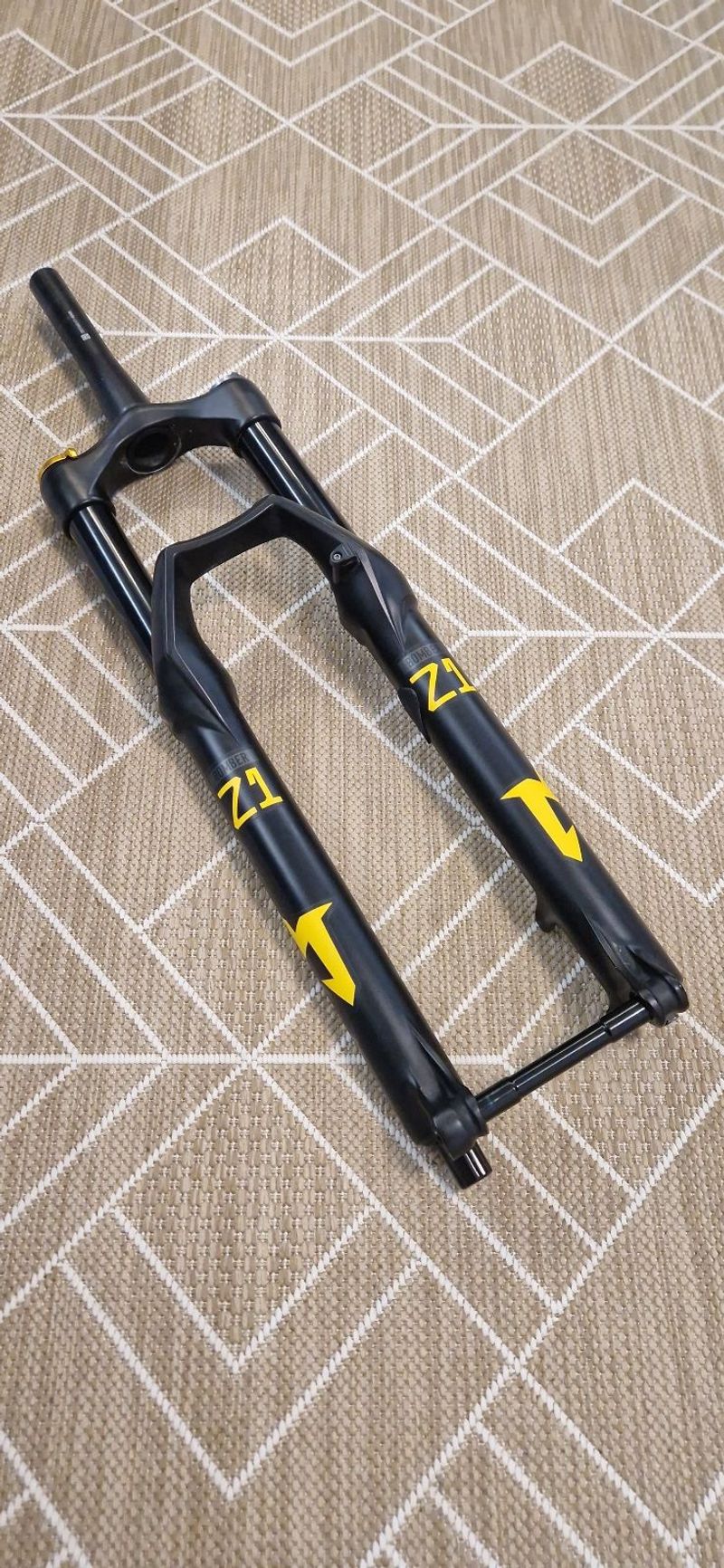 Used Marzocchi Bomber Z1 Fork