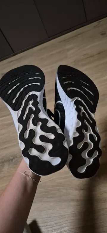 Used Nike React Flyknit 3 bike — image 3 of 4