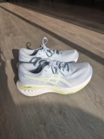 Used Asics Gel stratus 4 bike — image 1 of 5