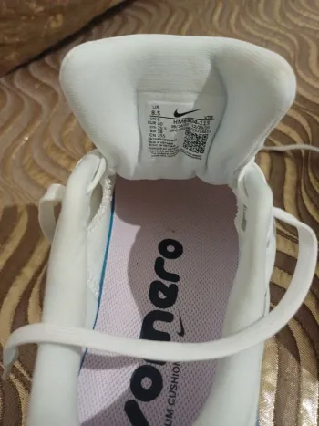 Tweedehands Nike Zoom Vomero 18 bike — afbeelding 4 van 5