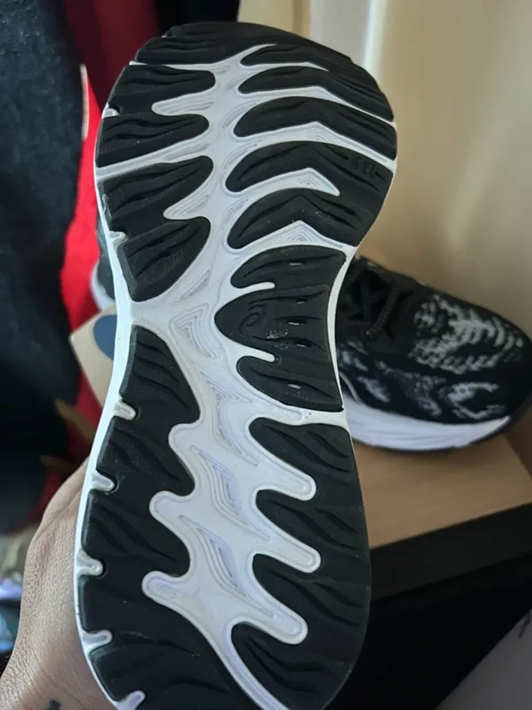 Used Asics Cumulus bike — image 3 of 3