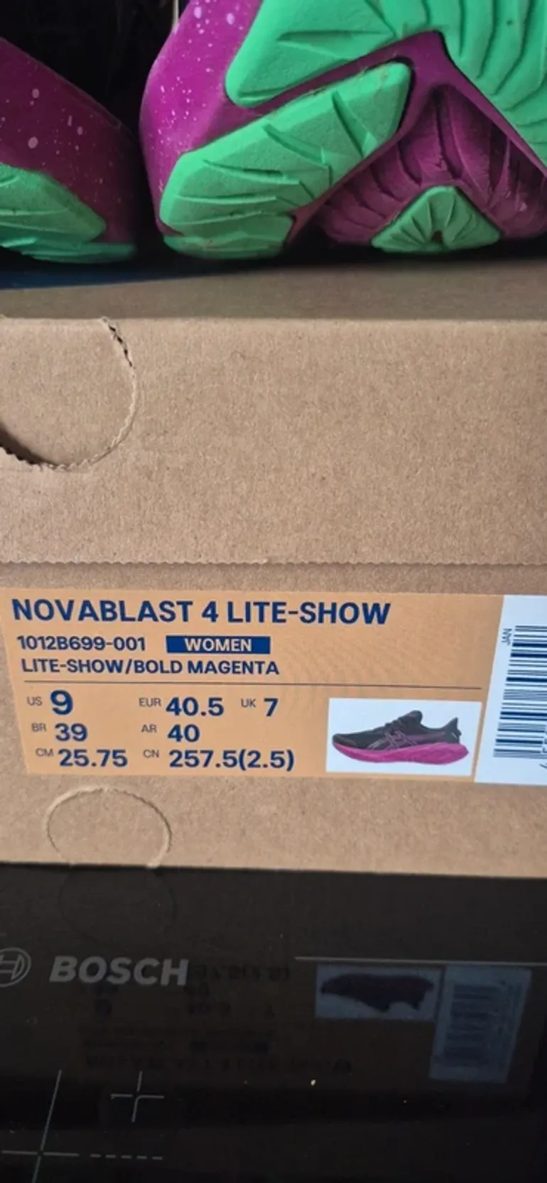 Used Asics Novablast 4 Lite-Show bike — image 2 of 4