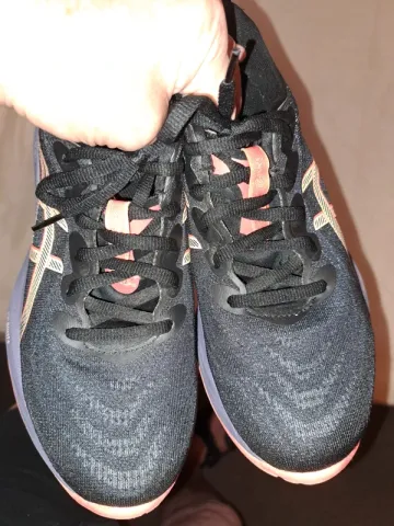 Used Asics Cumulus 27 Running Shoes