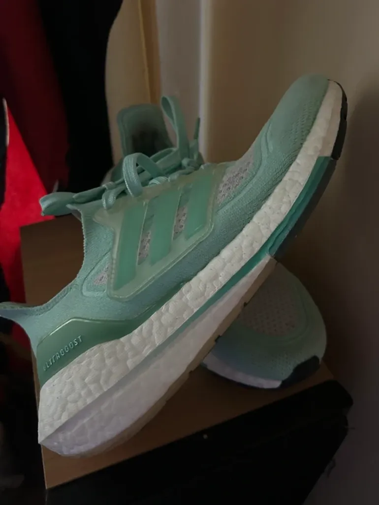 Tweedehands Adidas Ultraboost bike — afbeelding 2 van 3