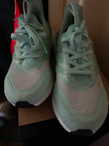 Tweedehands Adidas Ultraboost bike — afbeelding 1 van 3