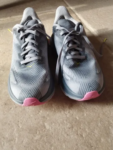 Hoka Clifton 9 bike usato — immagine 2 di 4