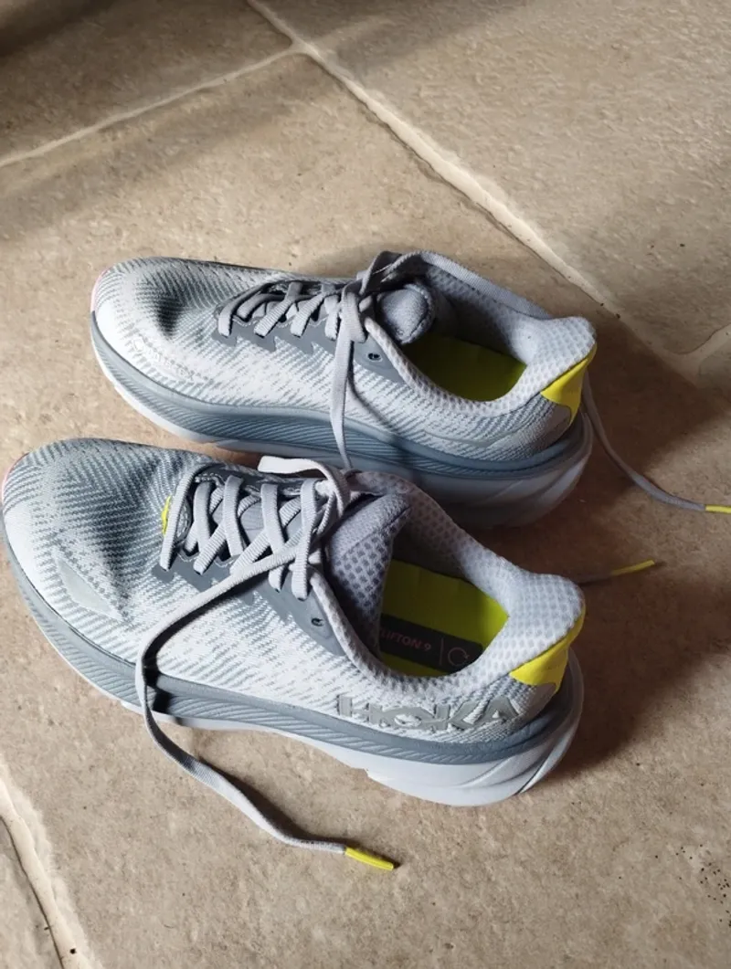 Hoka Clifton 9 Running Shoes usato