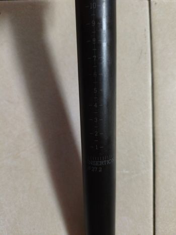 Używany Switch Carbon Seatpost 0 Offset 2026 bike — zdjęcie 3 z 4