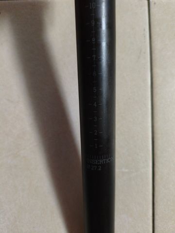 Brugt Switch Carbon Seatpost 0 Offset 2026 bike — billede 3 af 4