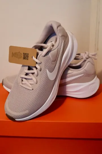 Tweedehands Nike Revolution 7 bike — afbeelding 1 van 5