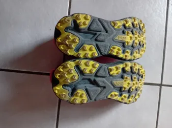Used Hoka Trailrunning Shoes bike — image 3 of 4