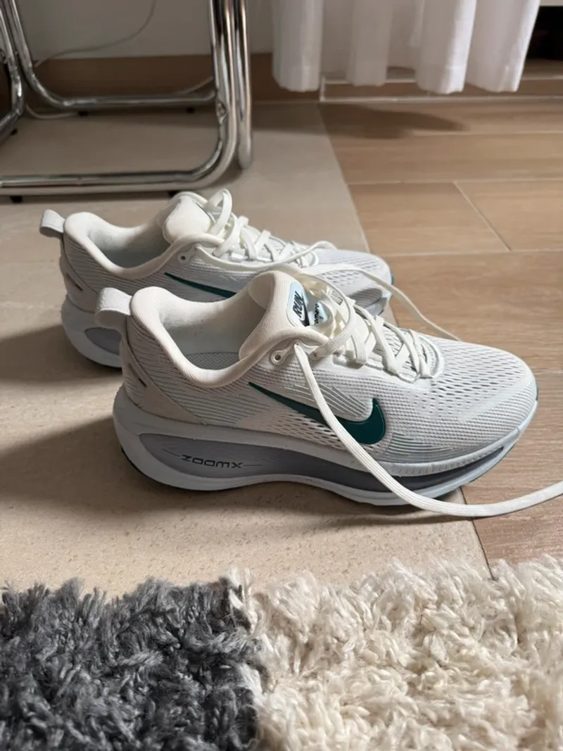 Gebrauchtes Nike Vomero Running Shoes