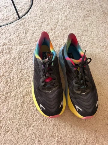 Used Hoka Arahi 6 bike — image 1 of 7