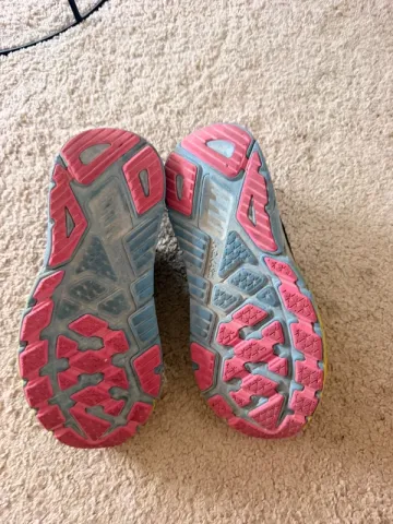 Used Hoka Arahi 6 bike — image 4 of 7