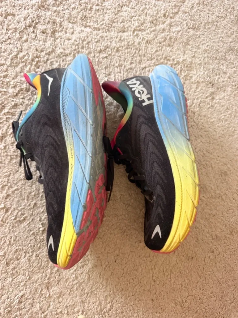Used Hoka Arahi 6 bike — image 3 of 7