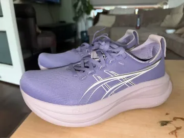Asics Gel-Nimbus 28 Running Shoes d'occasion
