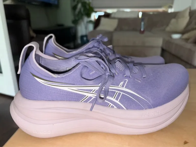 Asics Gel-Nimbus 28 bike d'occasion — image 2 sur 8