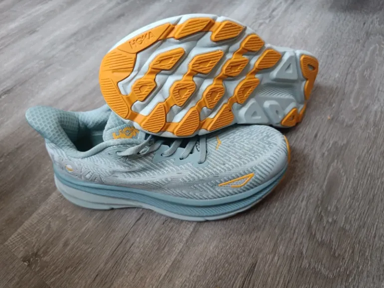 Used Hoka Clifton 9 bike — image 3 of 6