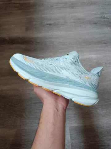 Used Hoka Clifton 9 Running Shoes