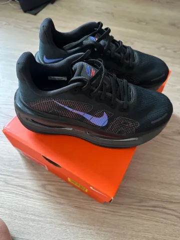 Tweedehands Nike Vomero Running Shoes