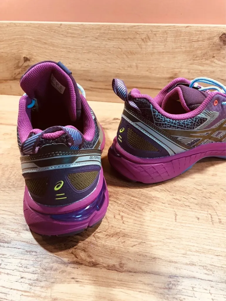 Used Asics Gel Terrain bike — image 4 of 12