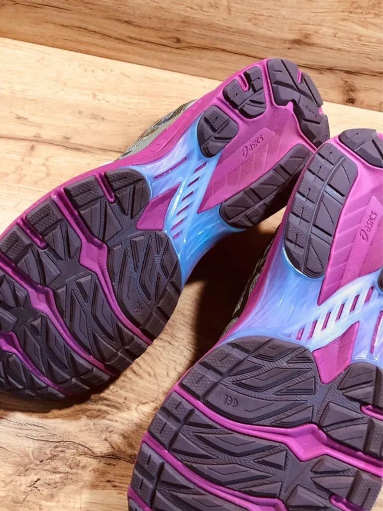 Used Asics Gel Terrain bike — image 9 of 12