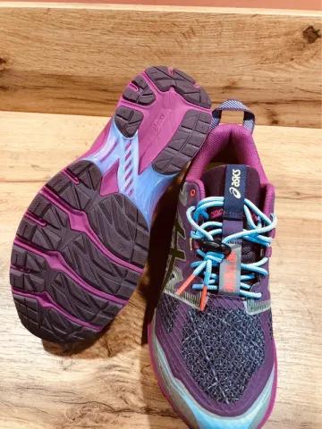 Used Asics Gel Terrain bike — image 8 of 12