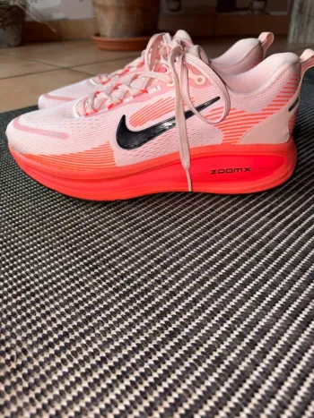 Tweedehands Nike Vomero 18 bike — afbeelding 1 van 6