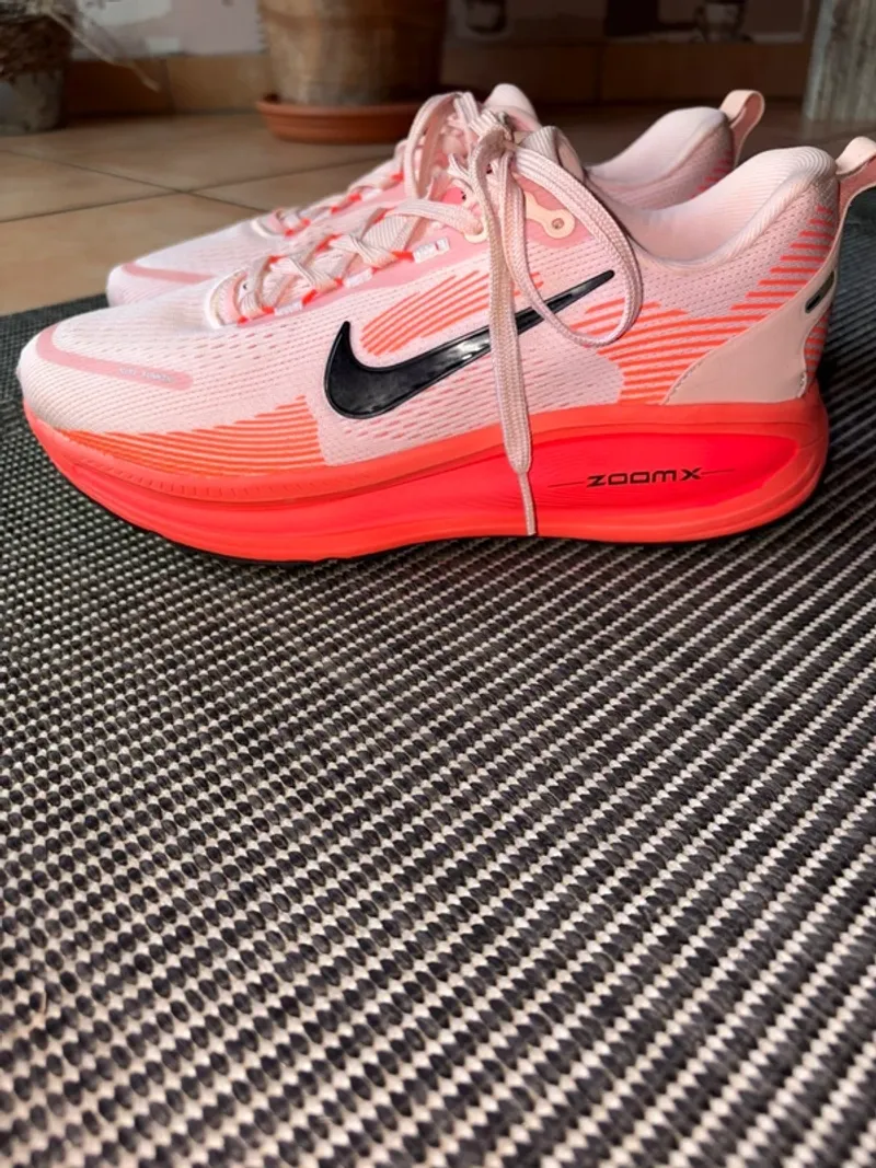 Gebrauchtes Nike Vomero 18 Running Shoes