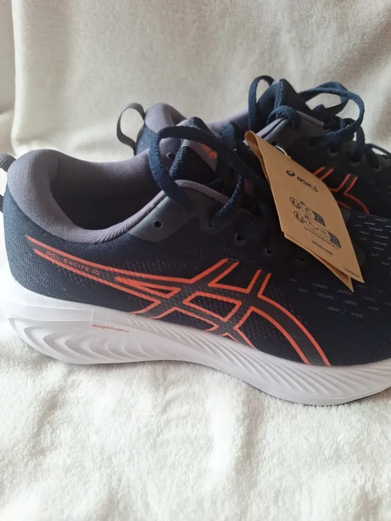 Used Asics Gel-Excite 10 bike — image 6 of 10