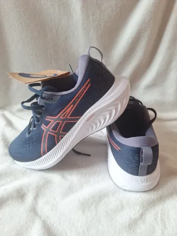 Used Asics Gel-Excite 10 bike — image 1 of 10