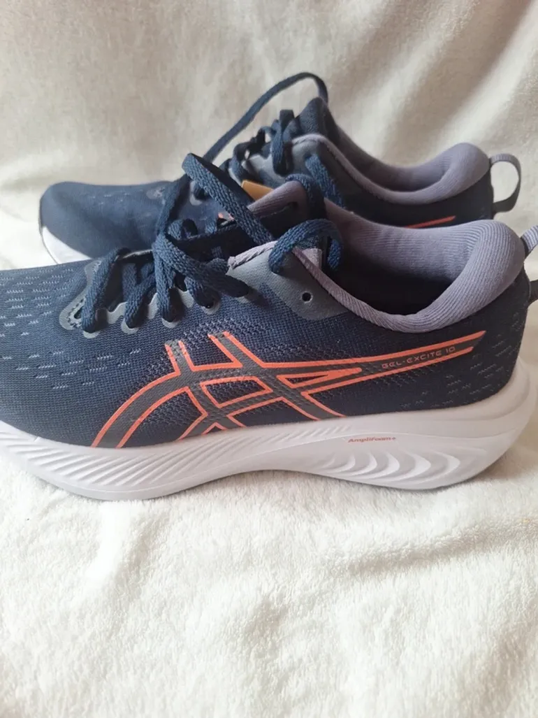 Used Asics Gel-Excite 10 bike — image 10 of 10