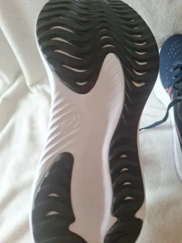 Used Asics Gel-Excite 10 bike — image 3 of 10