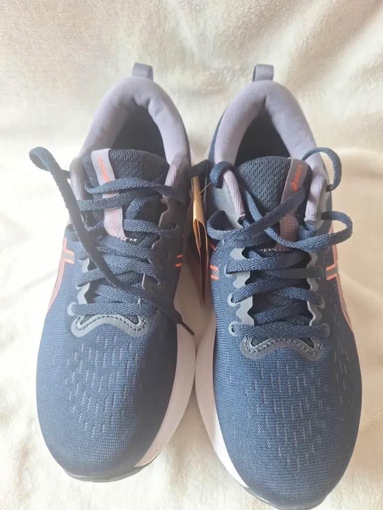 Used Asics Gel-Excite 10 bike — image 8 of 10