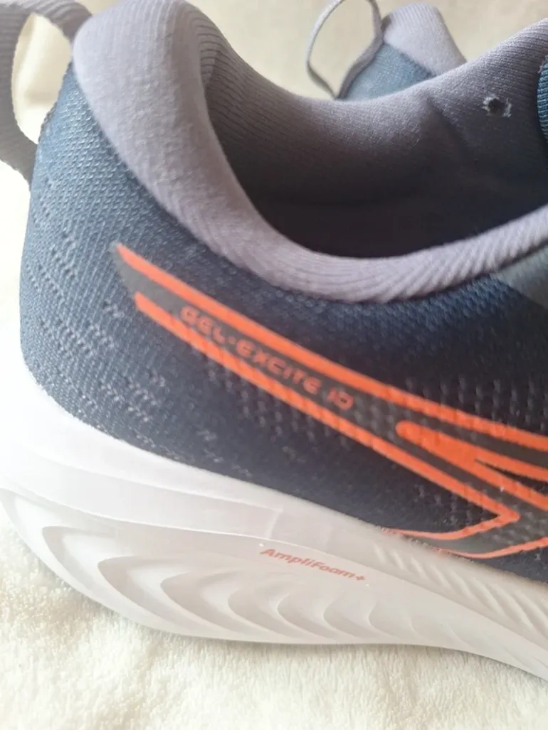 Used Asics Gel-Excite 10 bike — image 7 of 10
