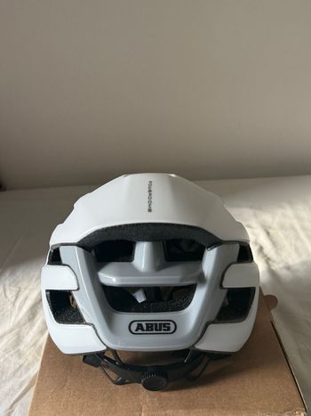 Used ABUS PowerDome Helmet 2026 bike — image 3 of 4