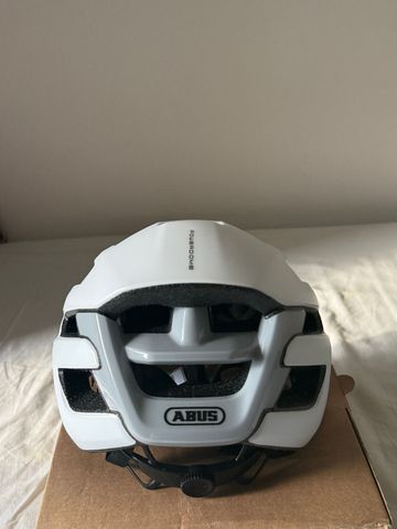 Used ABUS PowerDome Helmet 2026 bike — image 3 of 4