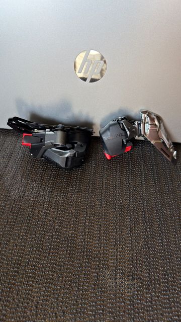 Käytetty Sram Rival eTap AXS Drivetrain & Pedals