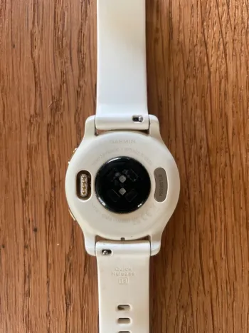 Used Garmin Venu 2S bike — image 7 of 11