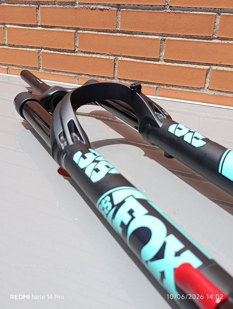 Used Fox 38 Performance E-Optimized BOOST Grip3 2026 bike — image 2 of 4