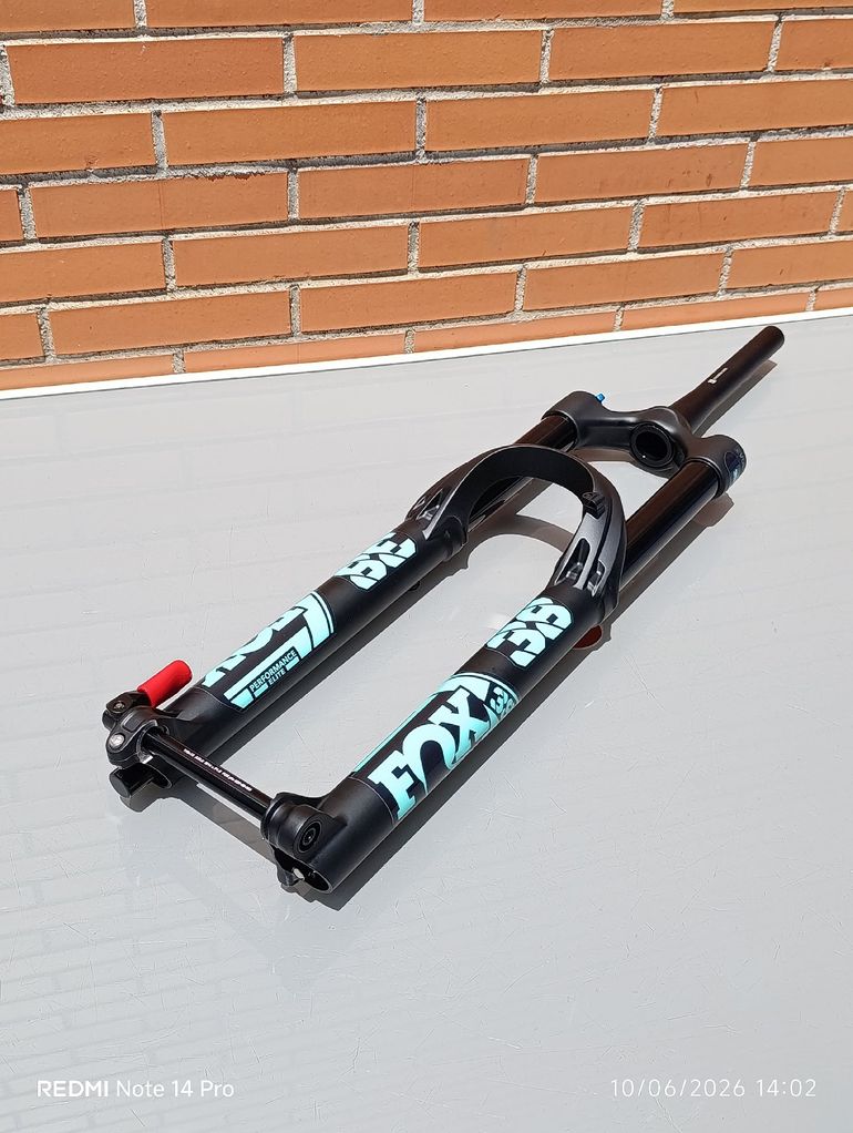 Used Fox 38 Performance E-Optimized BOOST Grip3 2026 bike — image 3 of 4