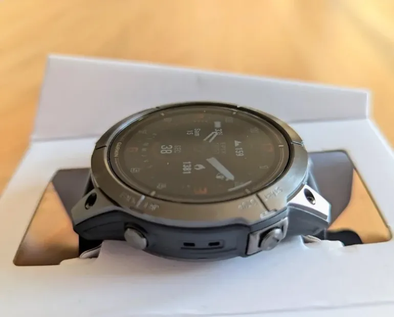 Used Garmin Epix Pro (Gen2) 51mm Sapphire bike — image 5 of 7