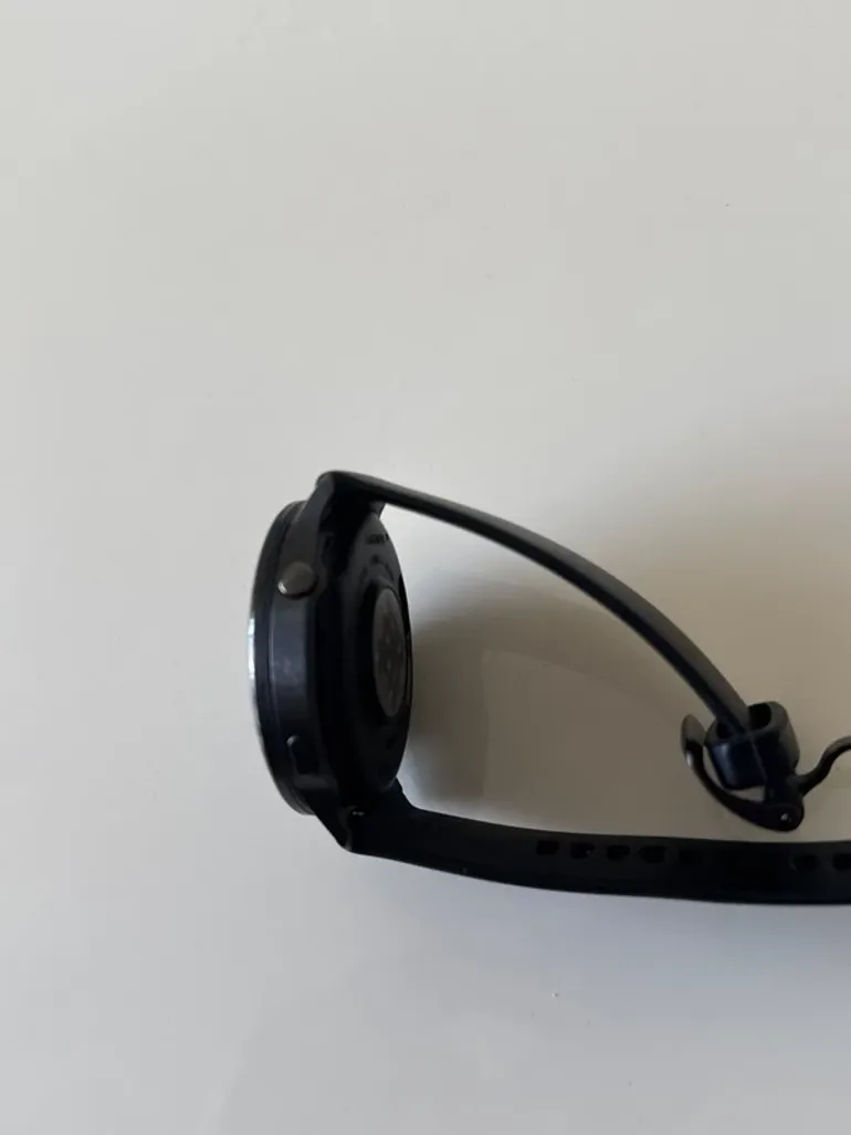 Used Garmin Venu 4 bike — image 2 of 3