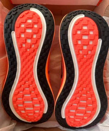 Brugt Nike Vomero 18 Plus bike — billede 2 af 3