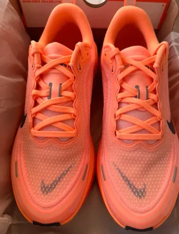 Tweedehands Nike Vomero 18 Plus bike — afbeelding 3 van 3