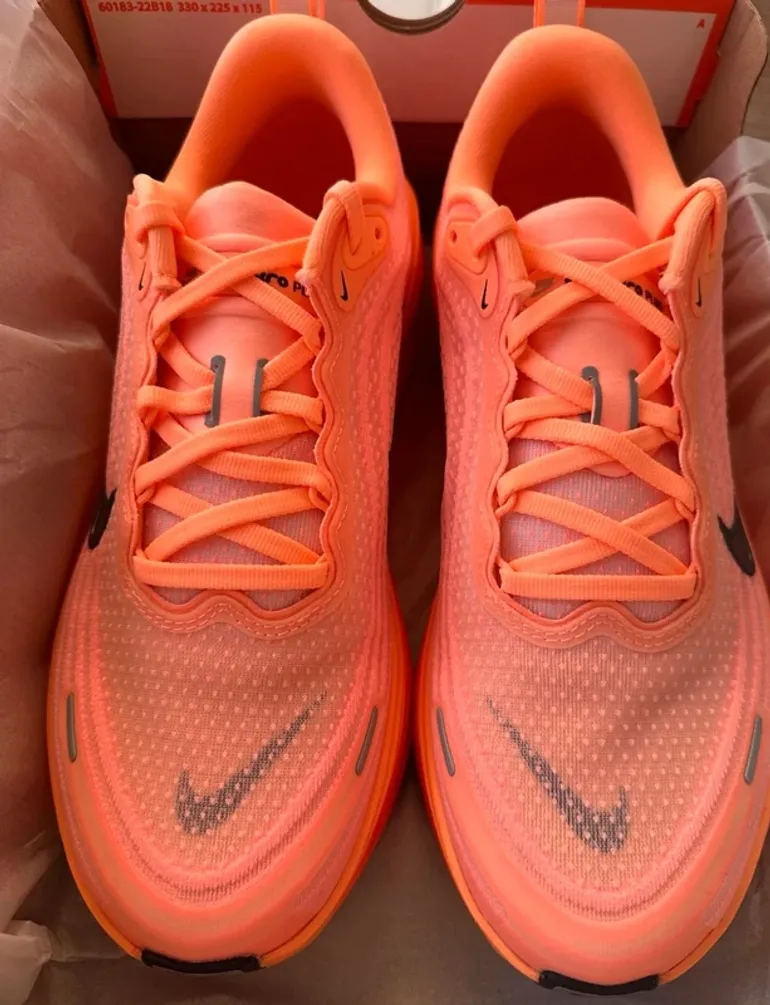 Tweedehands Nike Vomero 18 Plus bike — afbeelding 3 van 3