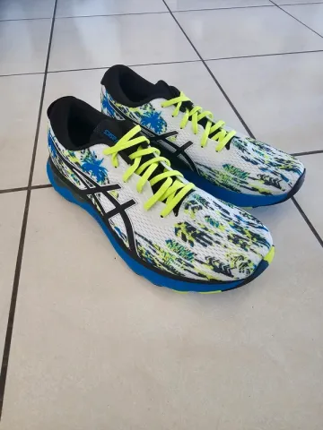 Used Asics Gel Nimbus 24 Running Shoes