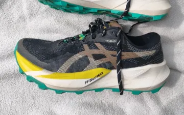 Used Asics Trabucco 14 Running Shoes