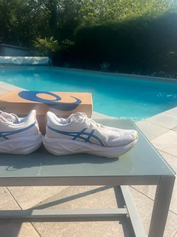 Tweedehands Asics Nova Blast 5 bike — afbeelding 4 van 4